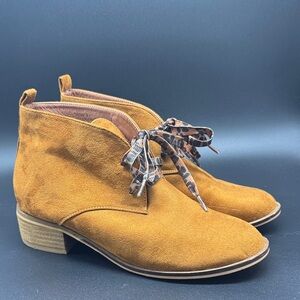 Hey Girl by Corkys Suede Ankle Boots with Patterned Laces Sz 8